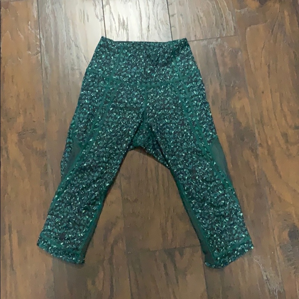 Lululemon crops